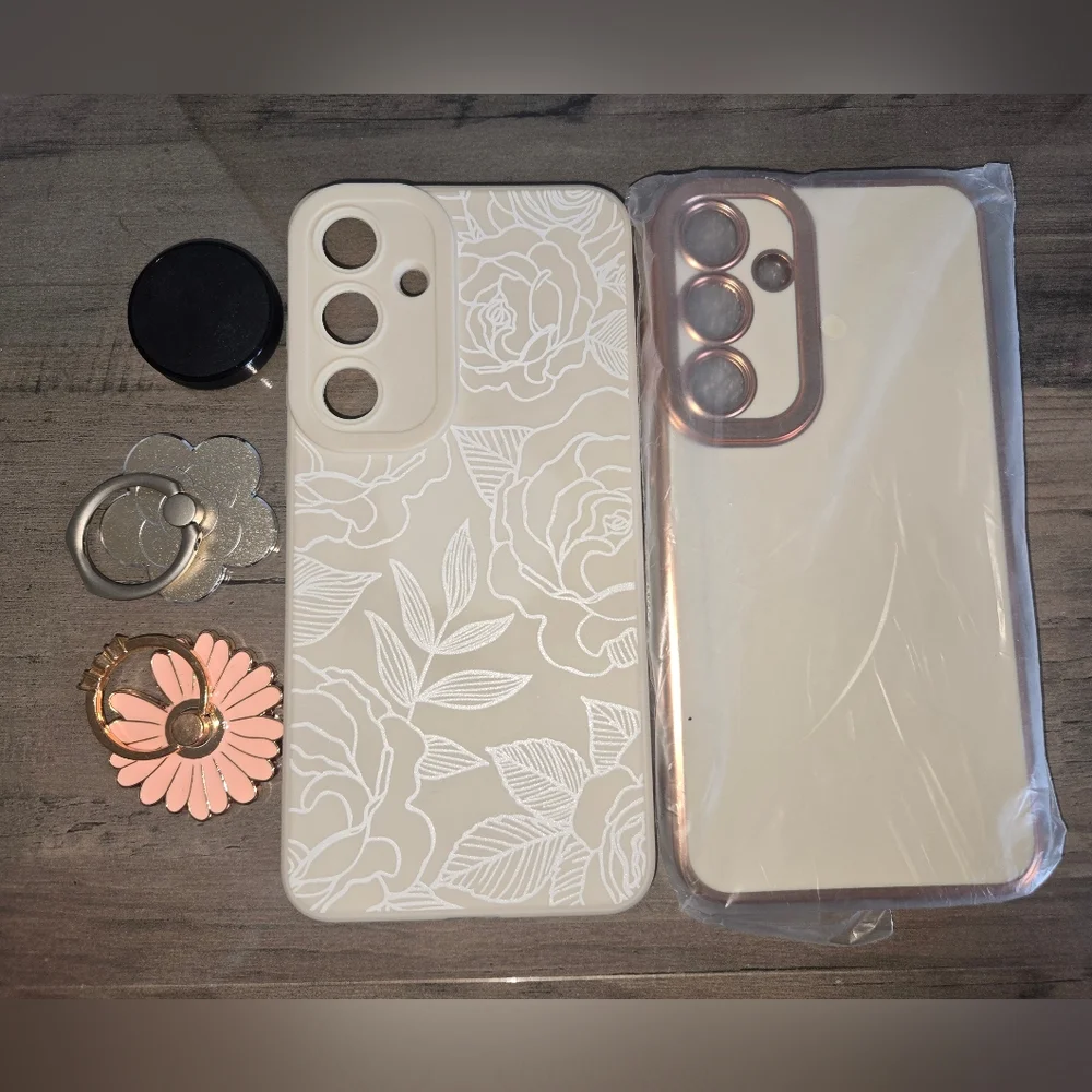 SAMSUNG GALAXY 24 PLUS Floral White and Gold Phone Case with Phone Charms